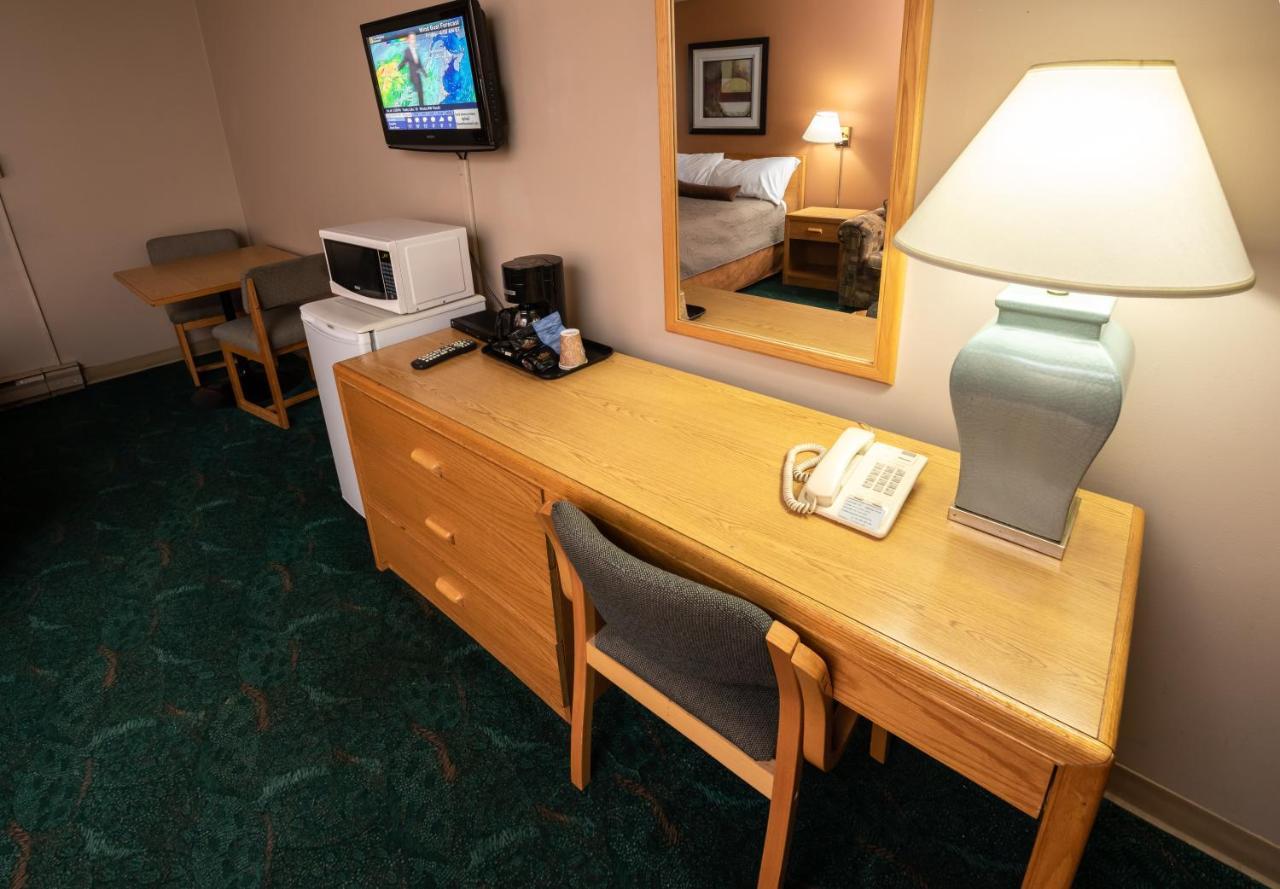 Keystone Motor Inn Брендон Екстер'єр фото