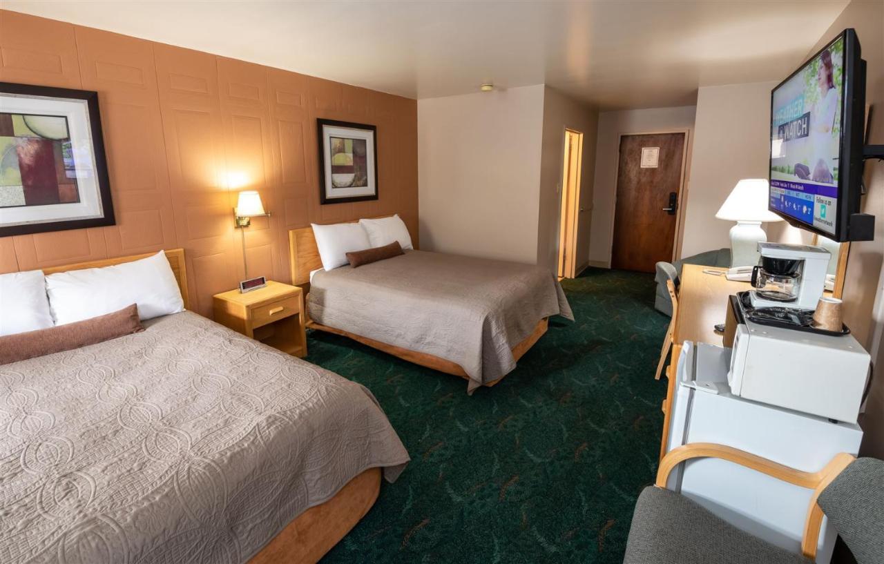 Keystone Motor Inn Брендон Екстер'єр фото